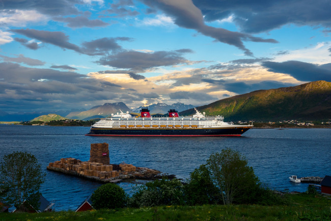 Обои картинки фото disney magic, корабли, лайнеры, круиз, лайнер