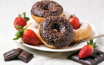 Картинка еда хлеб +выпечка пончики клубника шоколад