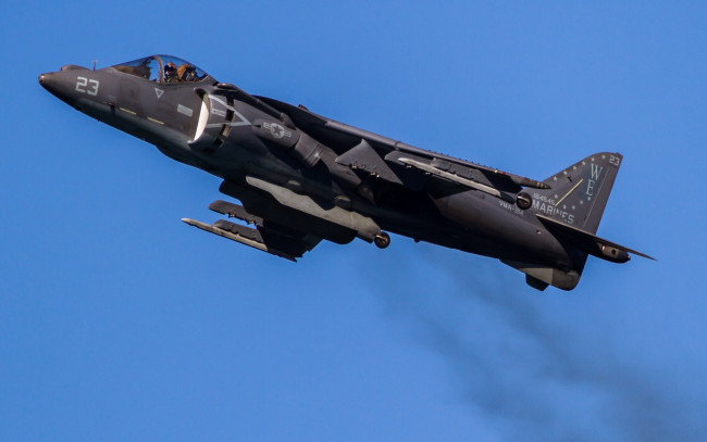 Обои картинки фото mcdonnell douglas av-8b harrier ii, авиация, боевые самолёты, вертикальный, взлет, и, посадка, штурмовик, ввс, сша, военные, самолеты