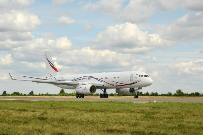 Обои картинки фото ту- 204, авиация, пассажирские самолёты, ту-, 204, самолёт, пассажирский