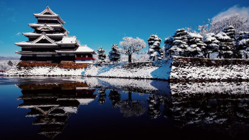 Картинка города замки+японии япония пагода снег деревья озеро