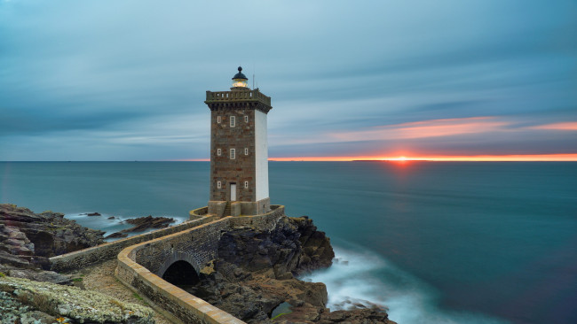 Обои картинки фото kermorvan lighthouse, france, природа, маяки, kermorvan, lighthouse