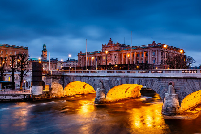 Обои картинки фото stockholm,  sweden, города, стокгольм , швеция, дворец, мост, река