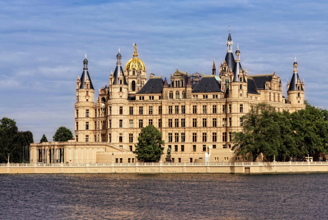 Обои картинки фото города, замок шверин , германия, schwerin, castle, замок, река