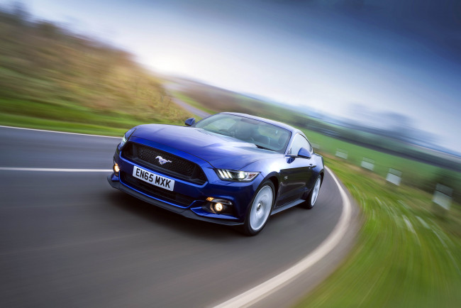 Обои картинки фото автомобили, ford, 2015г, uk-spec, fastback, mustang, gt
