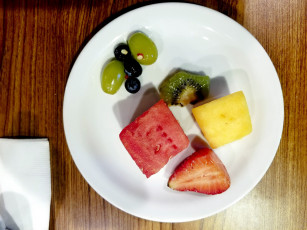 Картинка еда фрукты +ягоды арбуз клубника киви