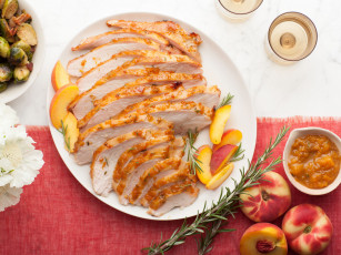 Картинка еда мясные+блюда персики соус индейка розмарин