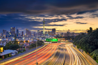 Картинка города окленд+ новая+зеландия вечер шоссе огни
