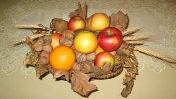 Картинка еда фрукты +ягоды орехи киви яблоки