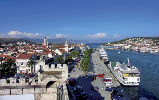 Обои картинки фото хорватия , сroatia, корабли, порты ,  причалы, trogir, аэрофотосъемка, coast, здания, marina, port, aerial, залив, порт, хорватия, croatia, dock, harbor, town