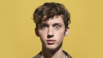 Картинка troye+sivan музыка музыкант