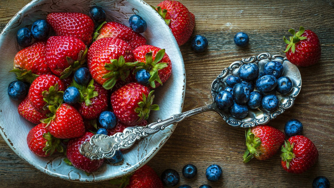 Обои картинки фото еда, фрукты,  ягоды, ягоды, клубника, черника