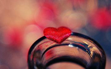 Картинка праздничные день+святого+валентина +сердечки +любовь сердечко стакан