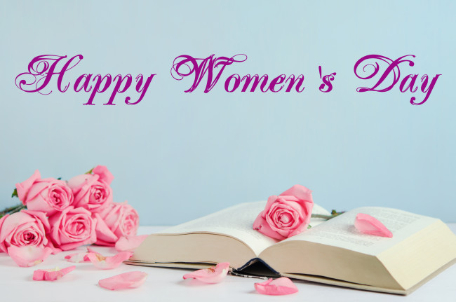 Обои картинки фото праздничные, международный женский день - 8 марта, розы, лепестки, книга
