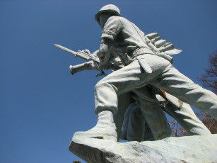 Картинка statue dedicated to american troops at bomunsan города памятники скульптуры арт объекты