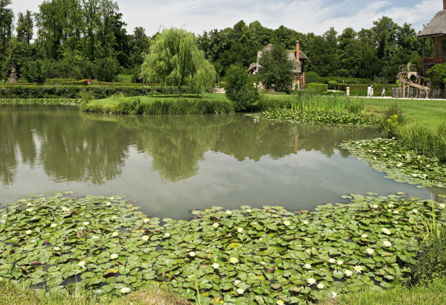 Обои картинки фото деревня королевы марии-антуанетты  франция, природа, реки, озера, пруд, деревня, франция, парк