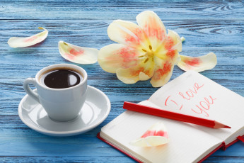обоя еда, кофе,  кофейные зёрна, цветок, тюльпан, блокнот, ручка
