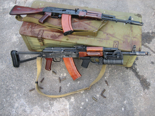 Обои картинки фото оружие, автоматы, гильзы, подствольный, гранатомёт, гп25, акс74, ак74