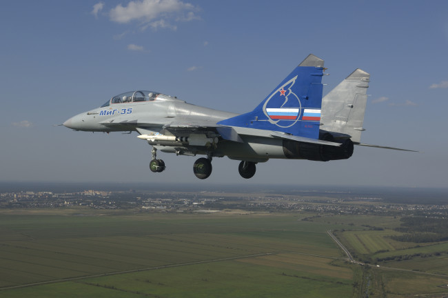 Обои картинки фото авиация, боевые, самолёты, mig-35