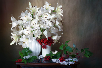 Картинка цветы лилии +лилейники букет белые малина