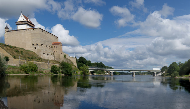 Обои картинки фото замок, германа, нарва, эстония, города, дворцы, замки, крепости, река