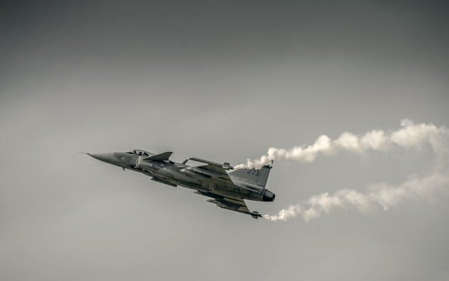 Обои картинки фото авиация, боевые, самолёты, дым