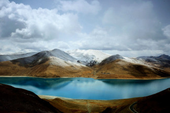 Картинка природа реки озера снег горы озеро тибет