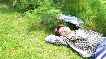 Картинка мужчины hou+ming+hao актер рубашка трава