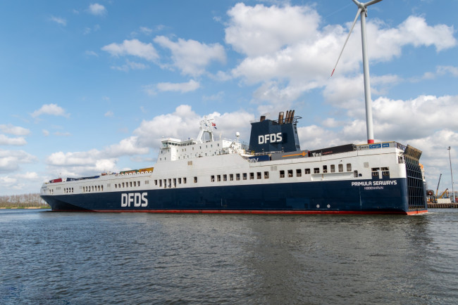 Обои картинки фото корабли, грузовые суда, ro-ro, container, carrier, ролкер