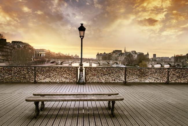 Обои картинки фото города, париж , франция, фонарь, скамейка, ночь, париж, дома