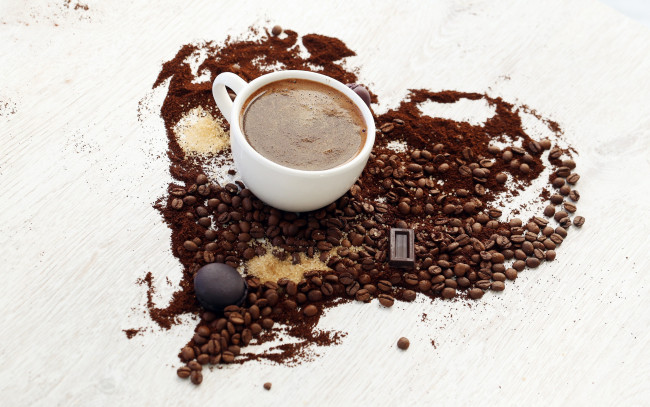 Обои картинки фото еда, кофе,  кофейные зёрна, чашка, шоколад, рисунок, молотый, зерна