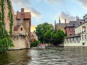 Картинка города брюгге+ бельгия лодка дома канал