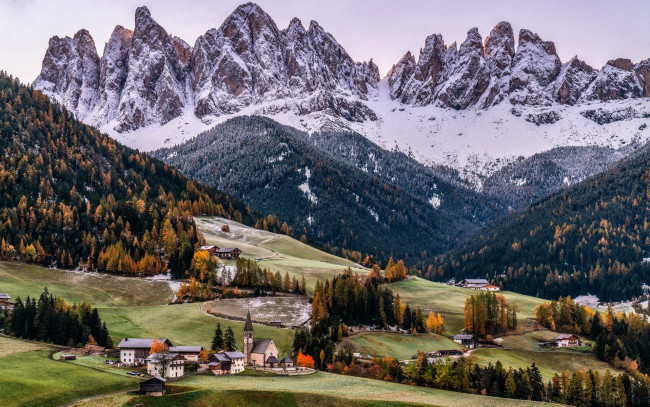 Обои картинки фото val di funes, santa maddalena, italy, города, валь-де-фюнес,  санта-маддалена , италия, val, di, funes, santa, maddalena