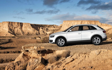 обоя audi q3, автомобили, audi, белый, скалы, пустыня