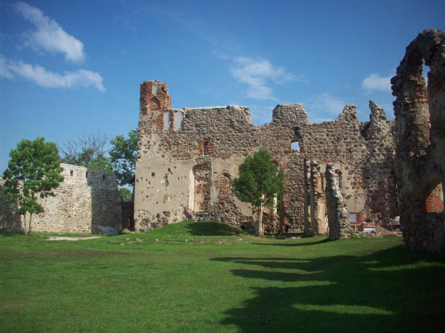 Обои картинки фото руины, замка, добеле, латвия, города, исторические, архитектурные, памятники