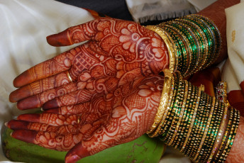 Картинка разное руки индия узор браслеты невеста