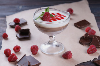 Картинка еда мороженое +десерты малина шоколад ягоды сладость десерт