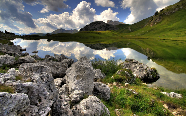 Обои картинки фото природа, реки, озера, горы, озеро, пейзаж, камни, облака