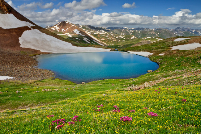 Обои картинки фото природа, реки, озера, цветы, луг, горы, озеро, horseshoe, lake, пейзаж