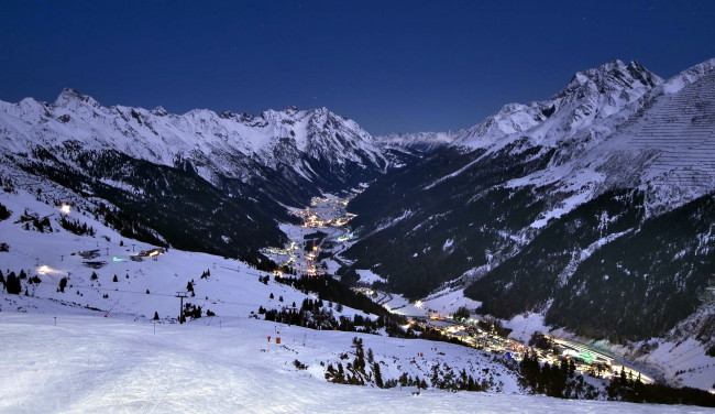Обои картинки фото ski resort in lech,  austria, города, - панорамы, austria, ski, resort, in, lech