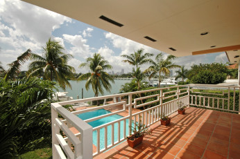 Картинка интерьер веранды террасы балконы пальма балкон