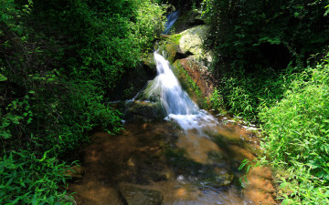 обоя природа, водопады, вода, зелень, камни