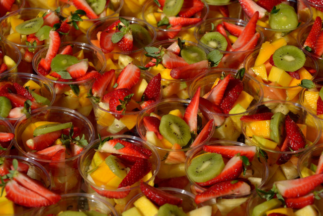 Обои картинки фото еда, фрукты,  ягоды, десерт, фруктовый, салат, ярко, ягоды