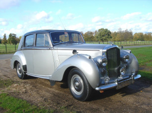 Картинка 1954 bentley type saloon автомобили выставки уличные фото