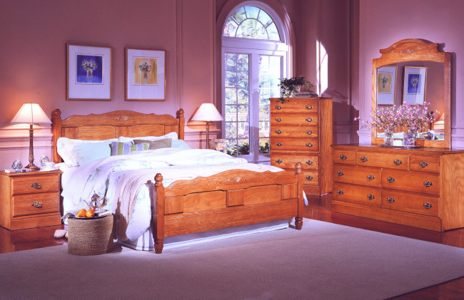 Обои картинки фото интерьер, спальня, подушки, тумбочки, кровать