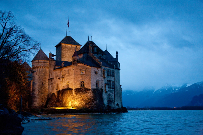 Обои картинки фото castle, chillon, швейцария, города, шильонский, замок, ночь, огни, озеро