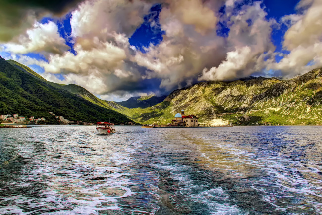 Обои картинки фото Черногория, perast, природа, реки, озера, горы, озеро, катер, дома