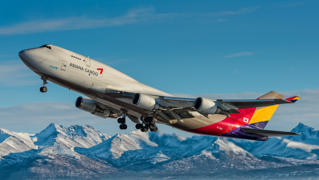 Обои картинки фото boeing 747, авиация, грузовые самолёты, авиалайнер