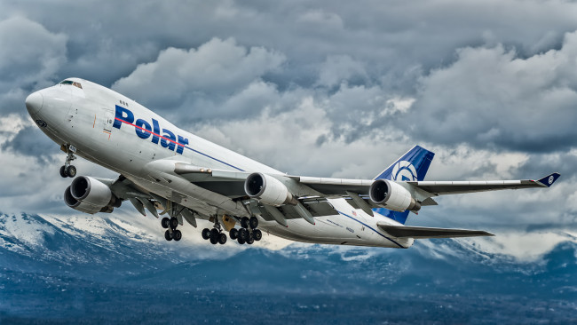 Обои картинки фото boeing 747, авиация, грузовые самолёты, авиалайнер