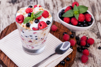 Картинка еда мороженое +десерты ягоды йогурт десерт хлопья